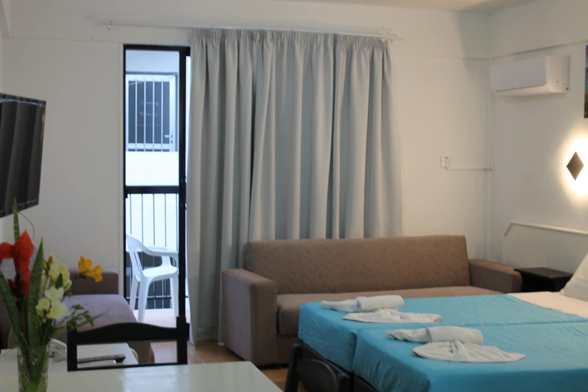A Maos Hotel Apartments アヤナパ エクステリア 写真